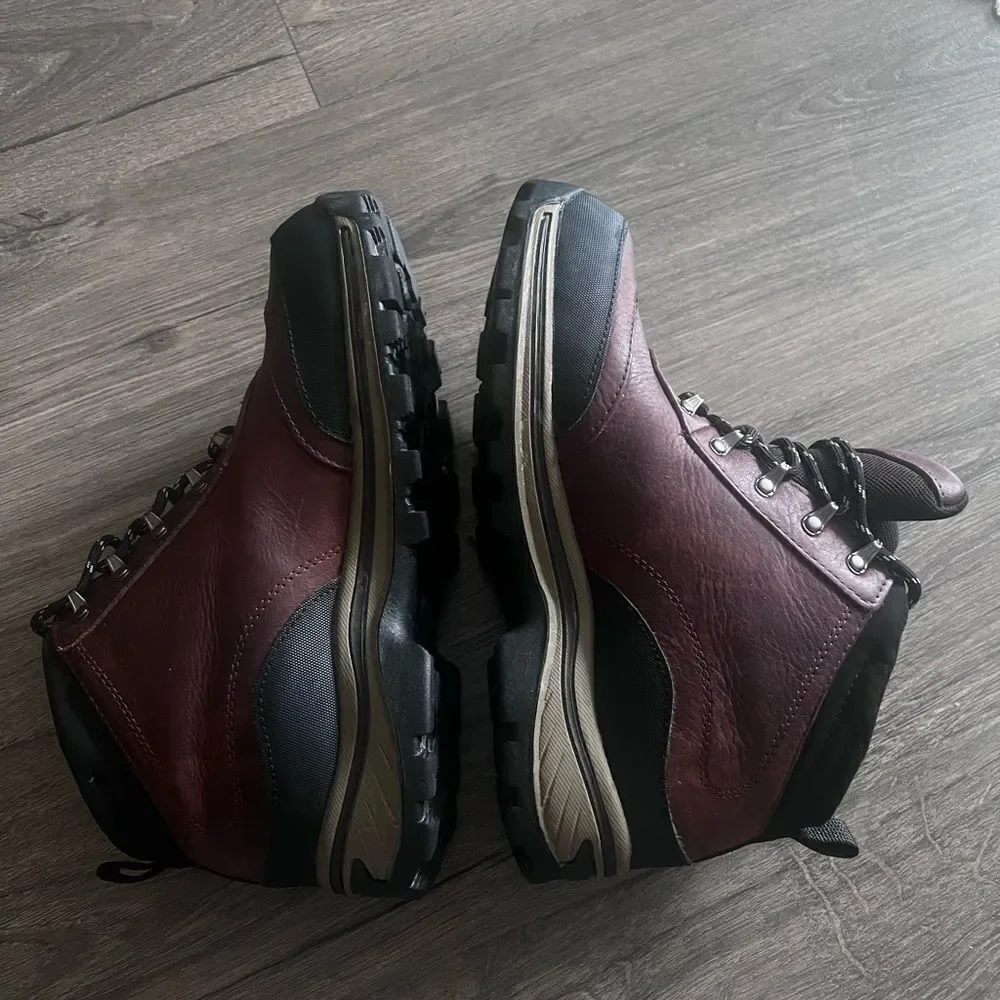 TIMBERLAND  HIKER BOOTS SIZE Boy’s 5.5